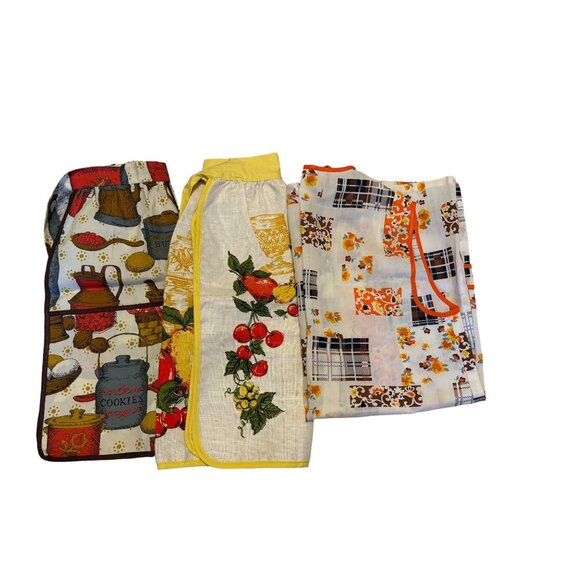2 Vintage half Aprons and Cobbler Apron / Smock Fruit Retro - Picture 1 of 14